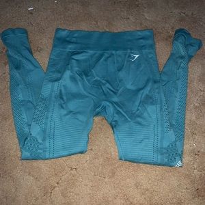 Gym shark leggings
